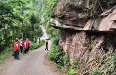 他沉下身子扎根乡村