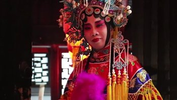 记者在赛场周边邂逅了一群来自不同国度
